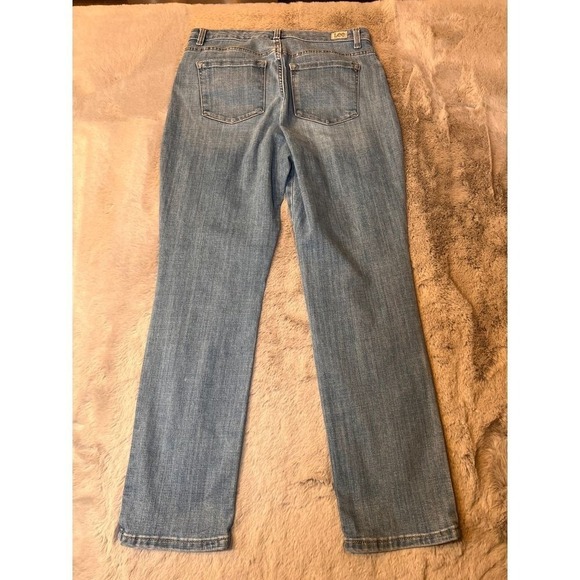 Lee Relaxed Fit Straight Leg High Rise Light Wash Denim Jeans Leg 6 - Picture 13 of 16